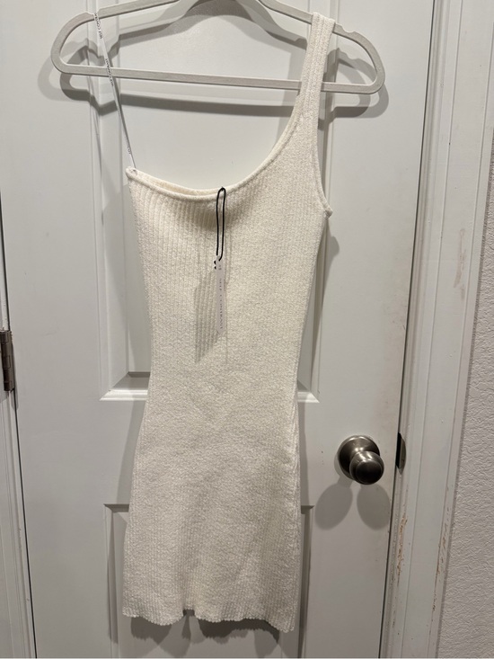 Self Contrast Dresses & Skirts - One-Shoulder Cream Knit Dress — Sleek Asymmetric Silhouette